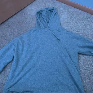 This is a cropped hoodie very good for working out!